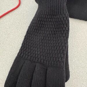 🆕 🧤 Black Knit Gloves